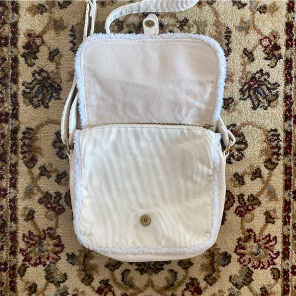 Brandy Melville Messenger Bag NWOT - Picture 4 of 6